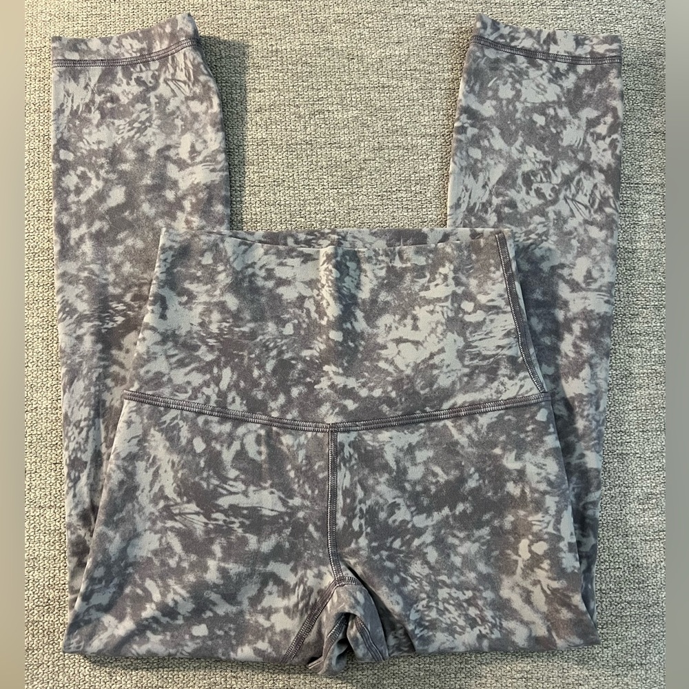 Lululemon Athletica Gray Patterned Leggings